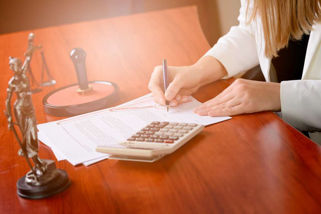 Sell a property with a purchase & sale contract at the notary office